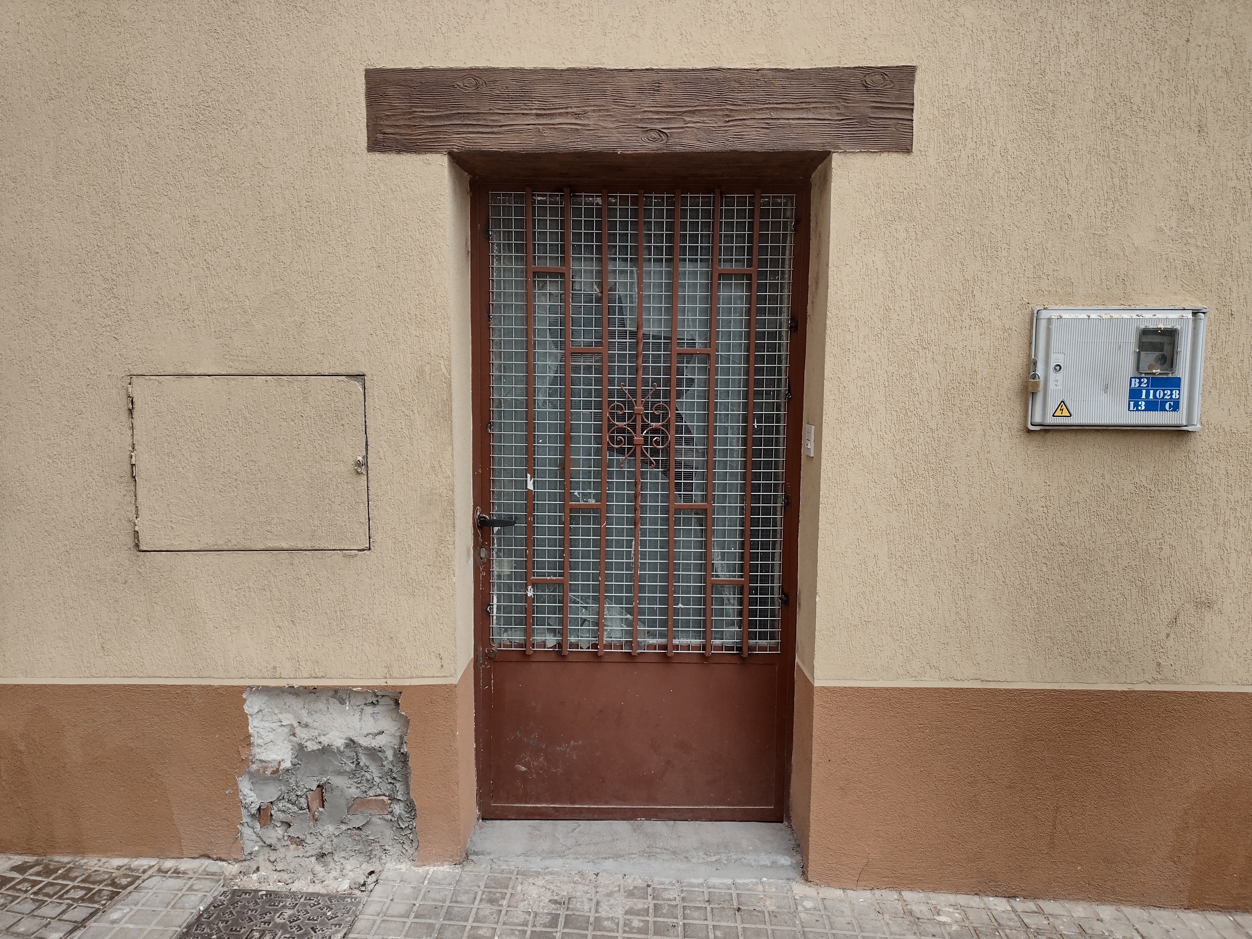 PUERTA ACCESO A VIVIENDA