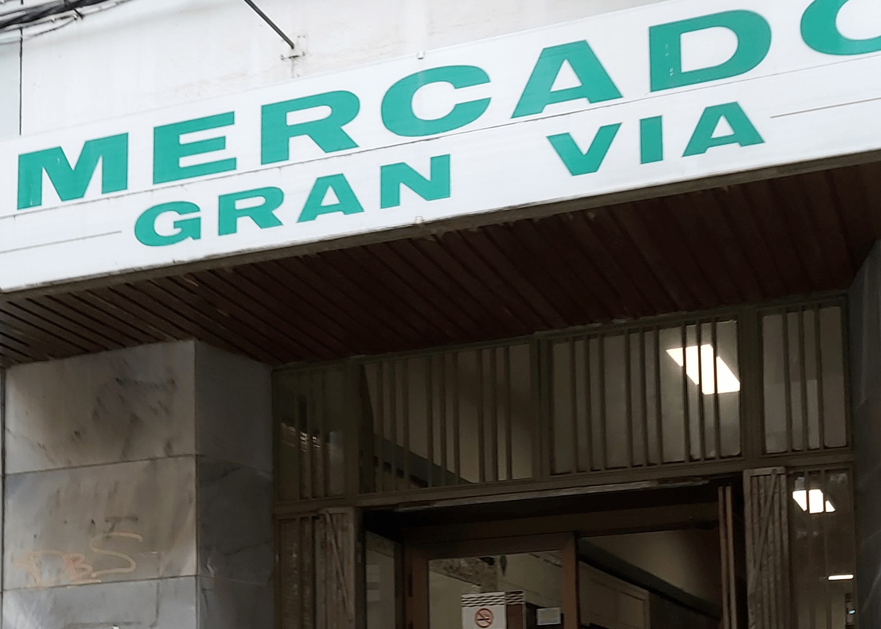 METRCADO GRANVIA EN LA MANZANA AMBAS CALLES